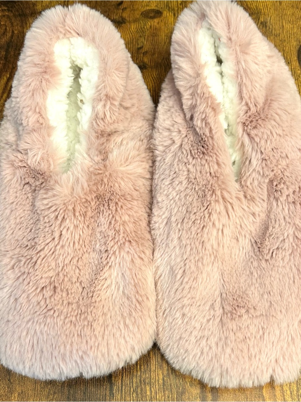 Women's Plush Faux Fur Cozy Slipper Socks Soles Auden Size M/L (8-10) new